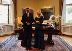 Pahorja obiskala Helena Blagne: "Med pogovorom sem jo vseskozi ogovarjal z divo"