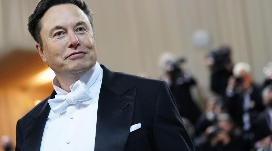 Elon Musk je spet v središču pozornosti: prevzel Twitter in odpustil direktorje (foto: Profimedia)