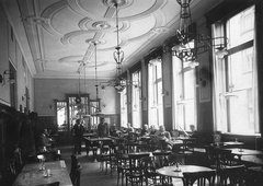 Kje sta se Ivan Cankar in Oton Župančič dobivala na kavi?