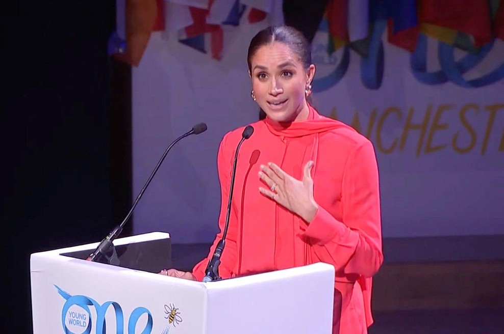 Prvi javni nastop Meghan Markle v Združenem kraljestvu po megxitu: javnost navdušena, kritiki ogorčeni (foto: Profimedia)