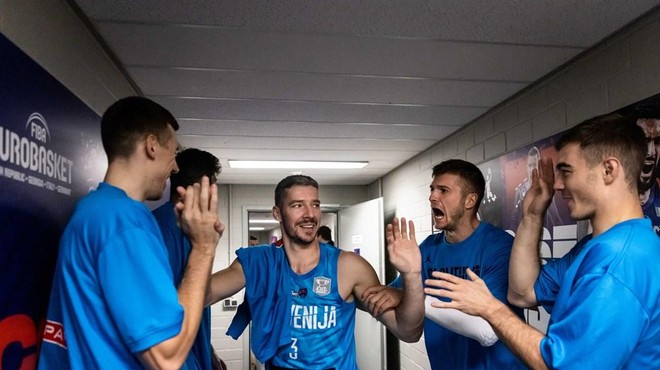 Hud udarec za Slovence! Pred najpomembnejšimi tekmami ostali brez enega igralca (foto: FIBA)