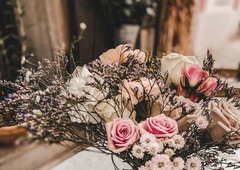 Kako preprečiti, da bi šopek prehitro ovenel? To so koristni nasveti!