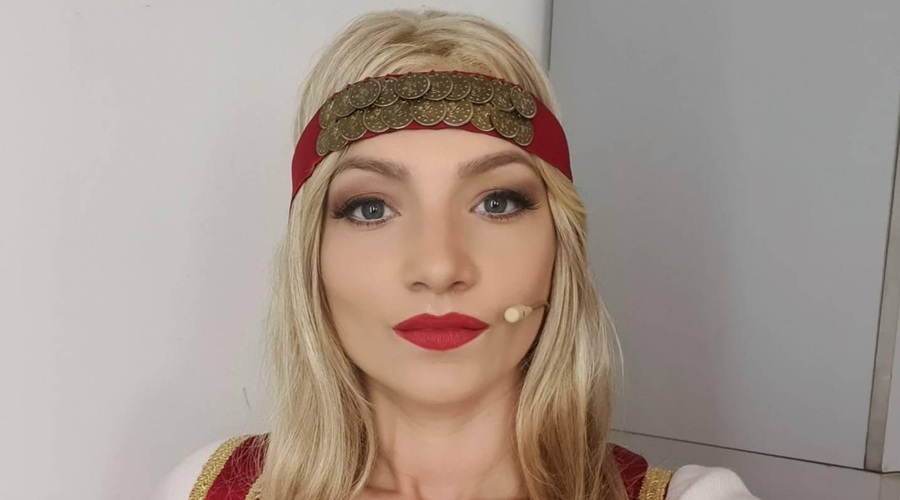 Seksi Sofija iz oddaje Pri Črnem Petru postala mamica (foto: Facebook/Alja Prgin)