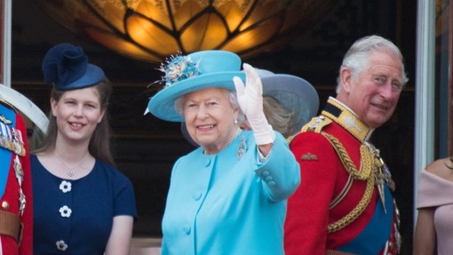 Po smrti britanske kraljice že stekel postopek imenovanja njenega naslednika: kaj sledi?