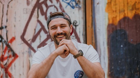 Filip Flisar razkriva, kako prikupen vzdevek mu je nadela njegova hčerka Sofia