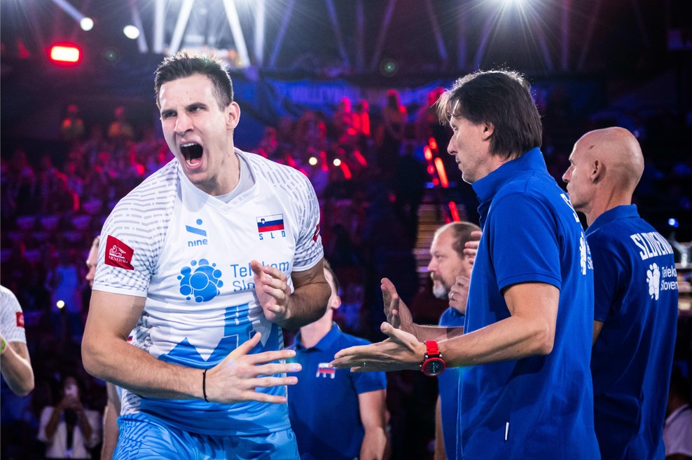 Izjemna Slovenija! Odbojkarji so se poigrali s Kanado in jo odpihnili z igrišča (kakšna zmaga!) (foto: FIVB)