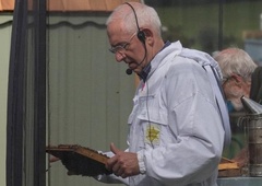 TAKOLE so britanske kraljeve čebele obvestili, da imajo novega kralja