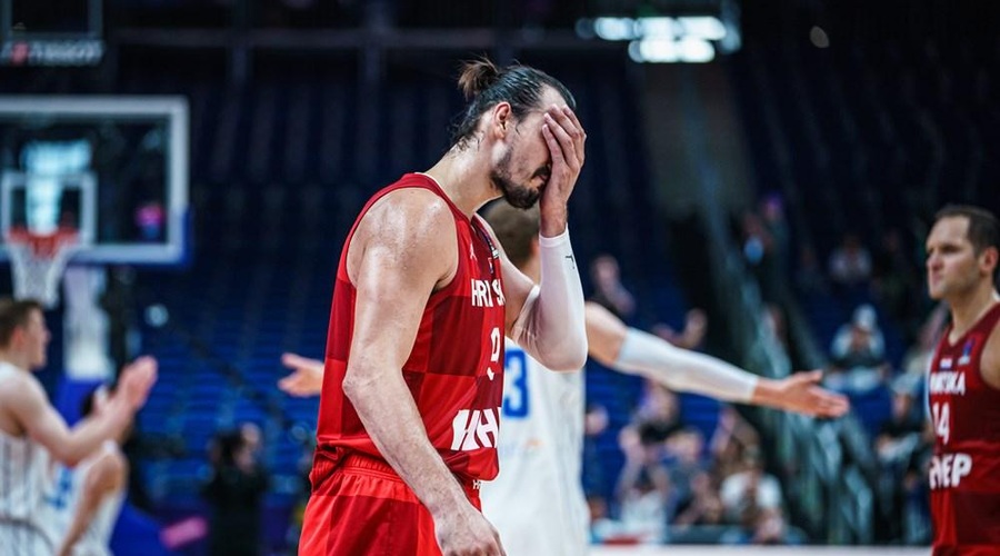 Bizarno! Košarkarski svet se čudi redko videnemu dogodku: so na delu višje sile!? (foto: FIBA)