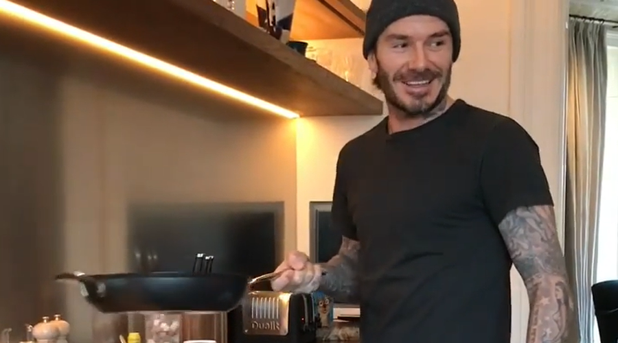 To je razlog, da so moški, ki kuhajo in pospravljajo, bolj privlačni (foto: Instagram/David Beckham)