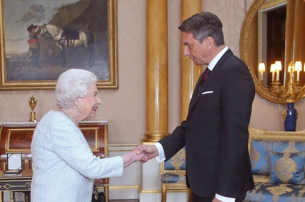 Predsednik Borut Pahor zaupal, ali se bo udeležil pogreba kraljice Elizabete ll. (foto: Twitter/Borut Pahor)