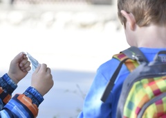 Dva tedna po začetku pouka se med slovenskimi šolarji bliskovito širijo okužbe