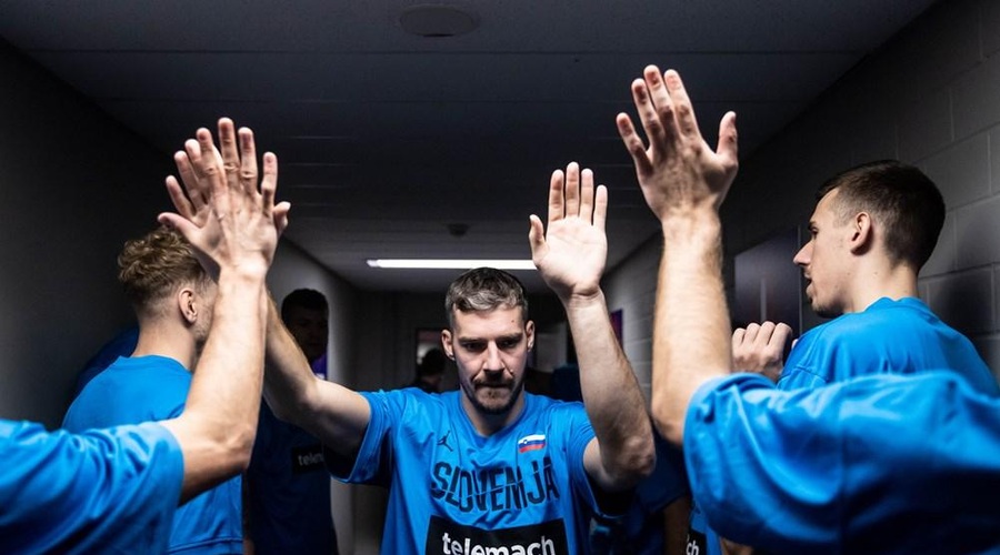 Šokiral Dragića, zdaj ostro kaznovan: poleg suspenza še 10-milijonska kazen! (foto: FIBA)