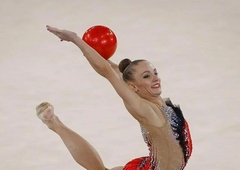To je ženska, ki je Sloveniji prislužila prvo medaljo na svetovnem prvenstvu v ritmični gimnastiki