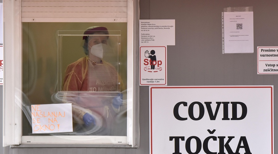 Bi nas moralo skrbeti, da po Sloveniji že postavljajo zabojnike za testiranje? (takšna so pojasnila pristojnih) (foto: Bobo)