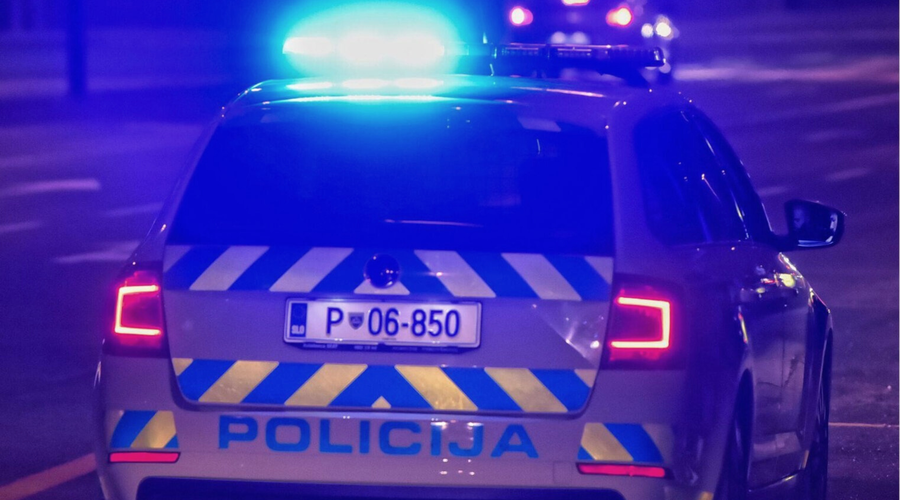 Zvlekli so ga iz lokala, ga pretepli in okradli (foto: Bobo)