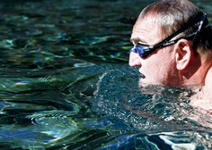 Martin Strel z neverjetnimi podvigi: v družbi direktorjev preplaval slovensko obalo