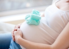 FOTO: Vse te znane Slovenke ponosno pokazale nosečniške trebuščke