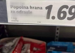 Bizarno: v trgovini prodajajo "popolno hrano za odrasle"