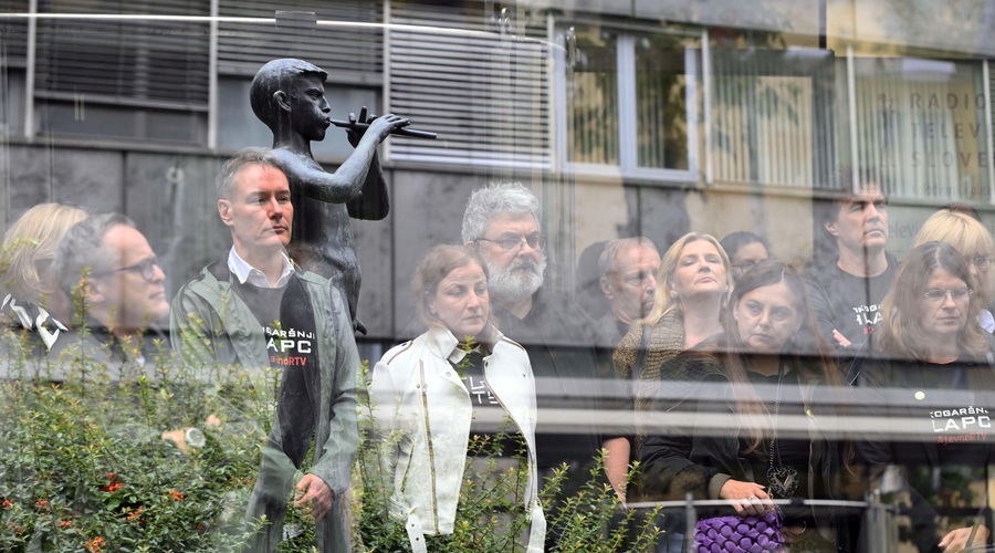 Zaposleni pred RTV z resnimi obtožbami: zaskrbljenost izrazil tudi Robert Golob (foto: Bobo)