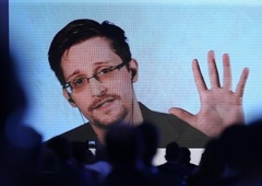Edward Snowden je postal ruski državljan: bo zdaj vpoklican v vojsko?