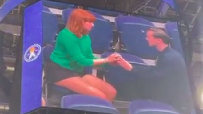 VIDEO: Zaprosil jo je na košarkarski tekmi, njena reakcija je osupnila vse (foto: Twitter/Balkan sport/posnetek zaslona)