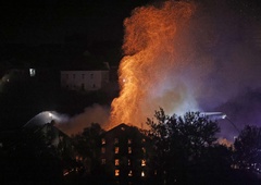 FOTO: Velik požar v Kranju pogašen, zadrževanje v okolici prepovedano!
