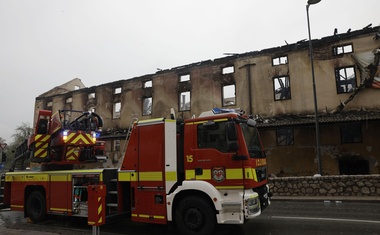 Objekt, velik 1800 kvadratnih metrov, je v celoti zagorel in je popolnoma uničen. Požar so gasili gasilci Gasilsko-reševalne službe Kranj in več okoliških prostovoljnih gasilskih društev.