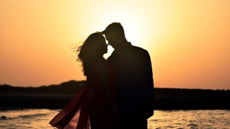 Zaradi mamine poletne romance v Dalmaciji zdaj išče očeta