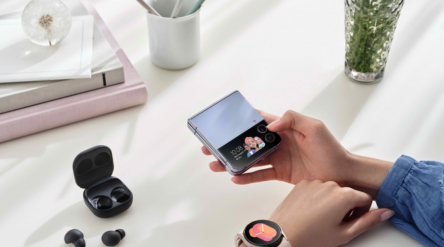 Modna vplivnica Nina Kolar: ''Skoraj vse moje delo se skriva v teh napravah!'' (foto: Samsung)