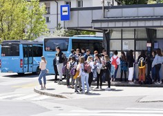 Subvencioniran prevoz dijakov: v Avstriji 20 evrov, v Sloveniji pa 200