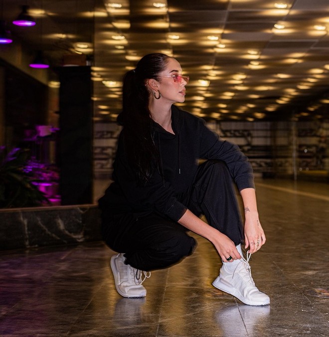 Te ikonične adidaske obujeta Gaja Prestor in Anabel, ko želita osvojiti mesto (foto: adidas)