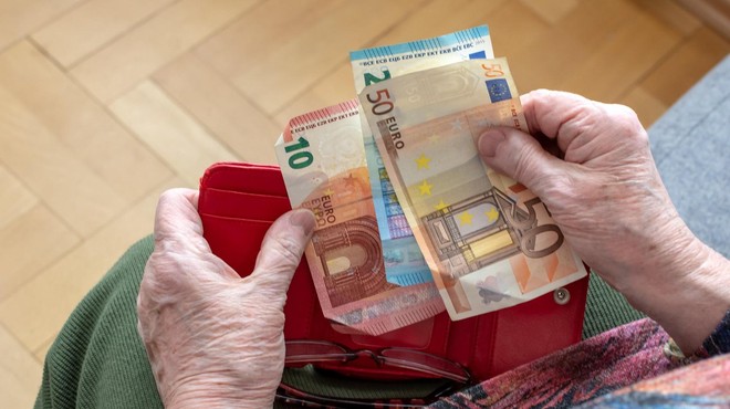 Upokojenci nezadovoljni s predlagano uskladitvijo pokojnin: nekateri zaradi tega na pragu revščine (foto: Profimedia)