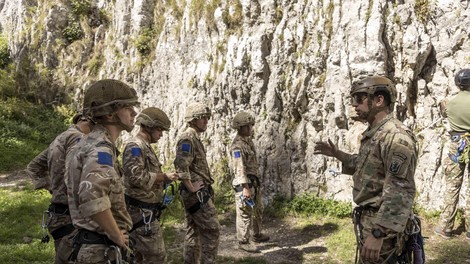 FOTO: V slovenskih gorah je bilo skoraj 400 tujih vojakov. Imamo pojasnila, kaj so počeli