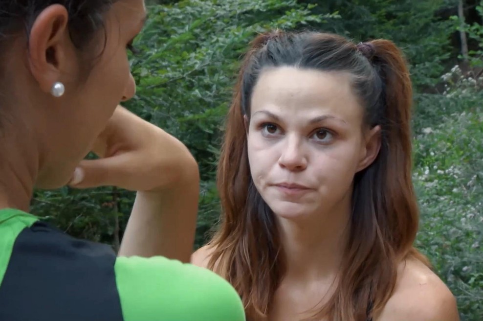 Monika in Karin stkali načrt, ki bo mnoge tekmovalce zelo presenetil. Ga bosta lahko uresničili? (foto: Voyo/posnetek zaslona)