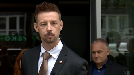 Gregor Bezenšek od kandidature za predsednika odstopil zaradi groženj