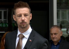 Gregor Bezenšek od kandidature za predsednika odstopil zaradi groženj