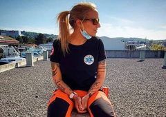 Slovenska medicinska sestra 'vzvišenemu' zdravniku: "Si kdaj pripomogel k lažjemu delu kogarkoli?"