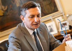 Razkrivamo, kdo je Slovenka, ki je Pahorju poslala prav posebno pošiljko, o kateri govori vsa država