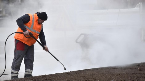 Kljub nizki brezposelnosti težav ne zmanjka: v oči bode hudo izkoriščanje delavcev