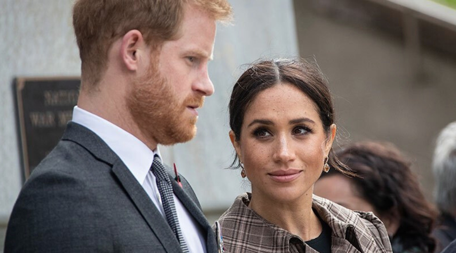 Princ Harry je po besedah kraljevega biografa ob Meghan Markle našel "izhod v sili" (foto: Twitter/Vlora news)