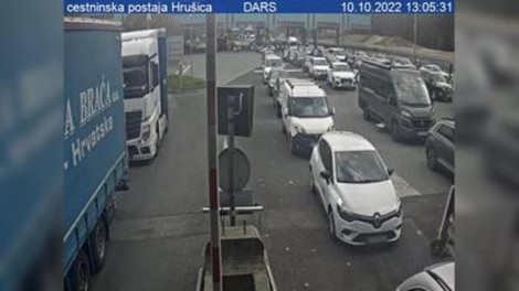 Vozniki, pozor: okvara vozila povzročila večkilometrske zastoje na gorenjski avtocesti