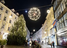 Prestolnica je iz dneva v dan bolj okrašena: v središču Ljubljane bo zagorelo 50 kilometrov prazničnih lučk