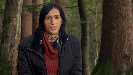 Andrea ima dovolj: zaradi obtoževanj je sklenila, da pokaže, kaj se skriva pod njeno obleko. Imamo fotografijo