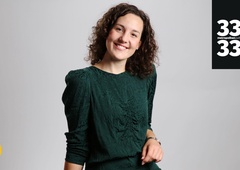 Ženska, ki v življenju žonglira med številnimi vlogami: v šestih letih od pripravnice do direktorice