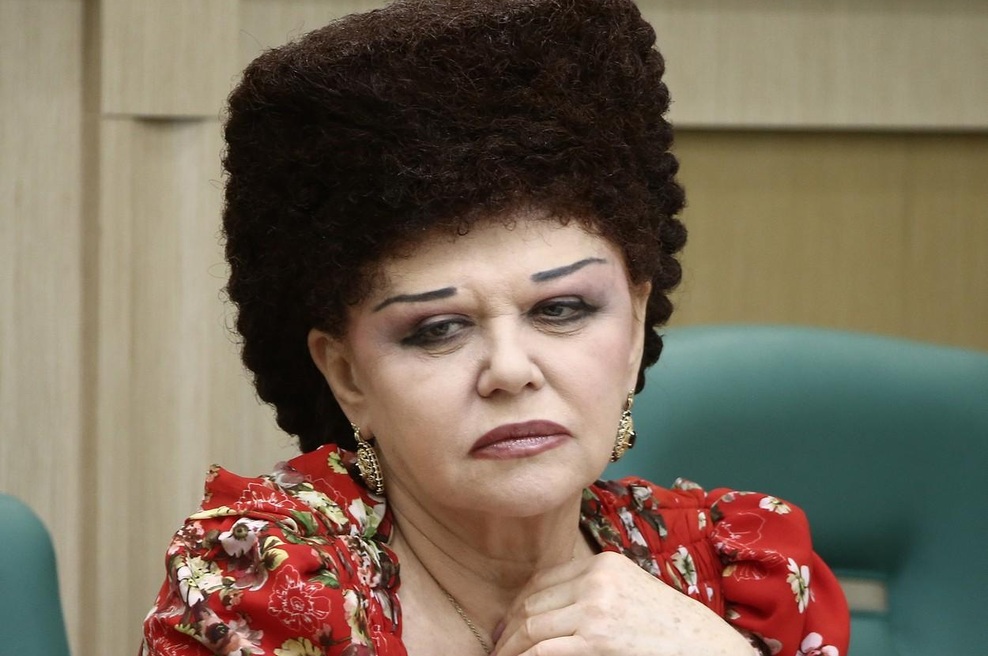 Vsi govorijo le še o frizuri te ruske senatorke (ko jo boste videli, vam bo postalo jasno, zakaj) (foto: profimedia)