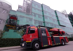 V UKC Ljubljana kaj takega še ni bilo: na terenu veliko število gasilcev