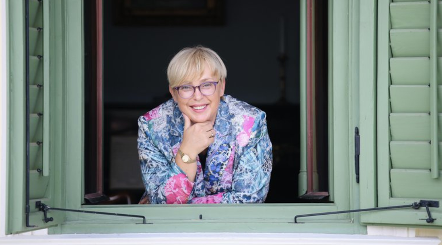 Nataša Pirc Musar odprla vrata svojega doma: poglejte, kaj bogati njeno dnevno sobo (VIDEO) (foto: Aleksandra Saša Prelesnik)