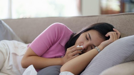 Število respiratornih okužb se v Sloveniji močno povečuje: kdaj lahko pričakujemo vrh okužb?