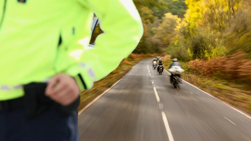 Mladoletniki z mopedi divjali prek vseh omejitev, policisti že zasegli vozila - kaj pravijo starši?