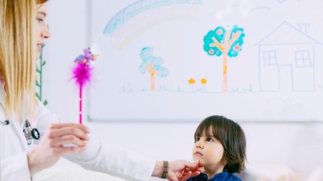 Strokovnjaki pravijo, da ta sindrom ne obstaja, v UKC pa vse več otrok z že "diagnosticiranim"